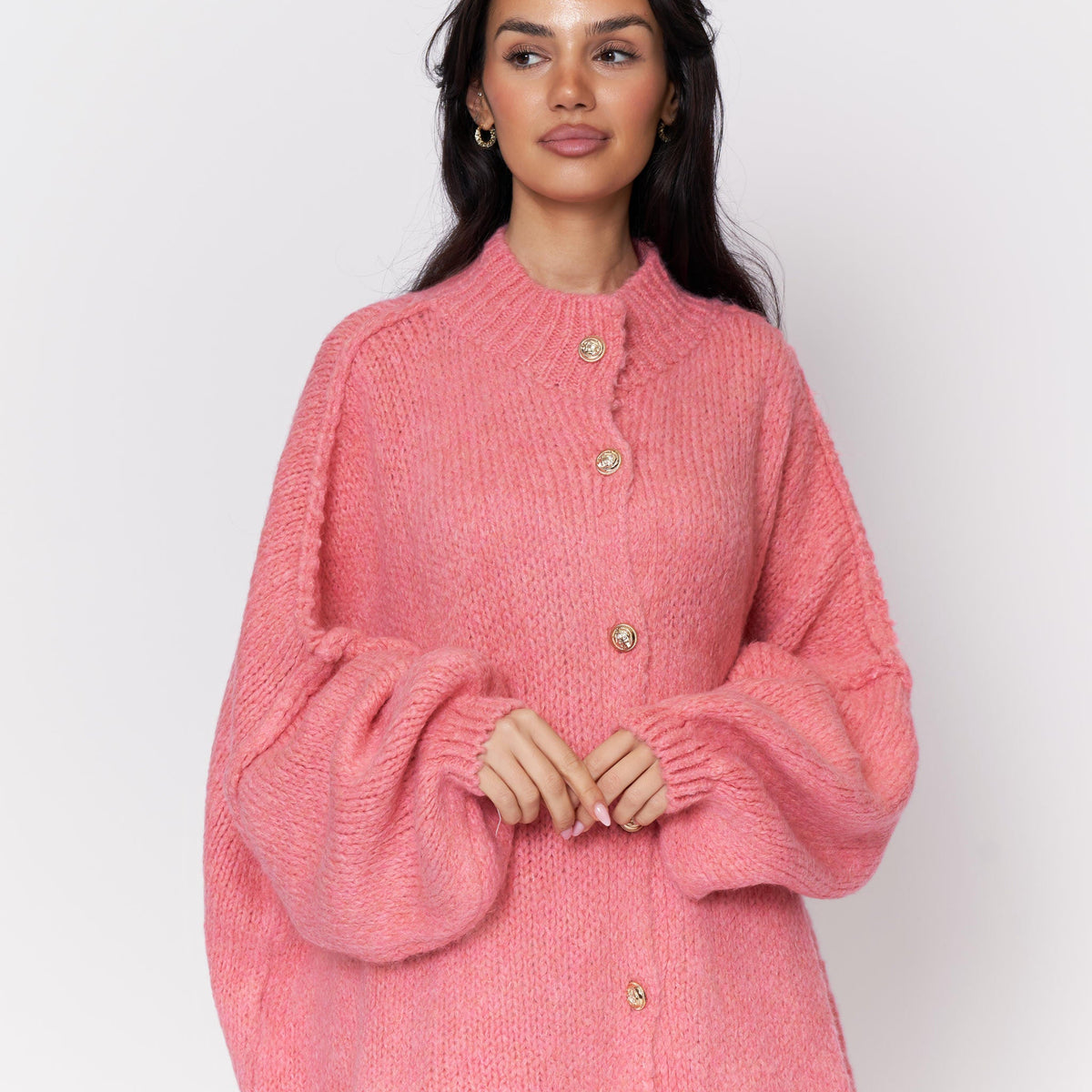 Erika | Cárdigan oversize con botones dorados