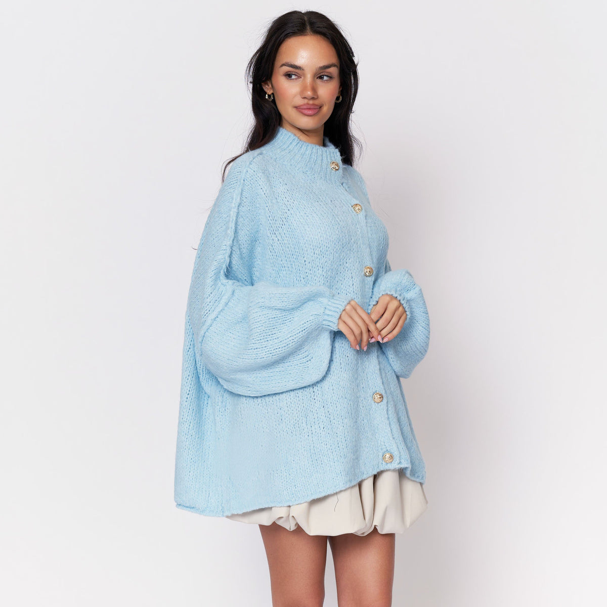 Erika | Cárdigan oversize con botones dorados