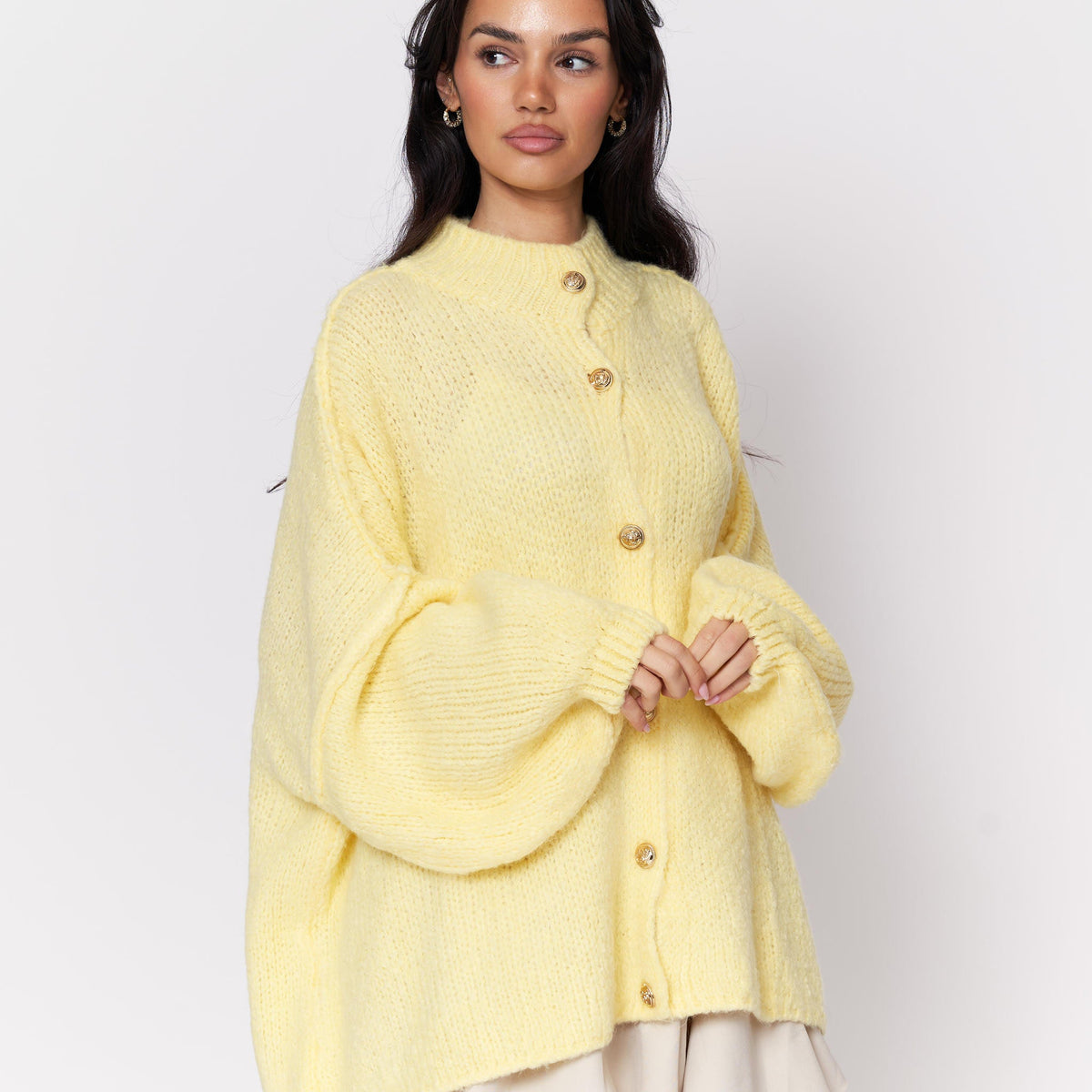 Erika | Cárdigan oversize con botones dorados