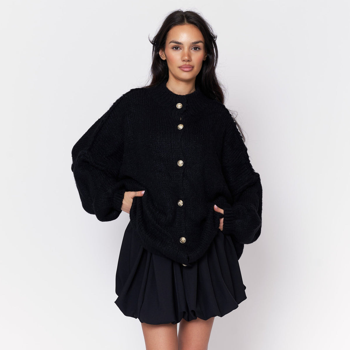 Erika | Cárdigan oversize con botones dorados