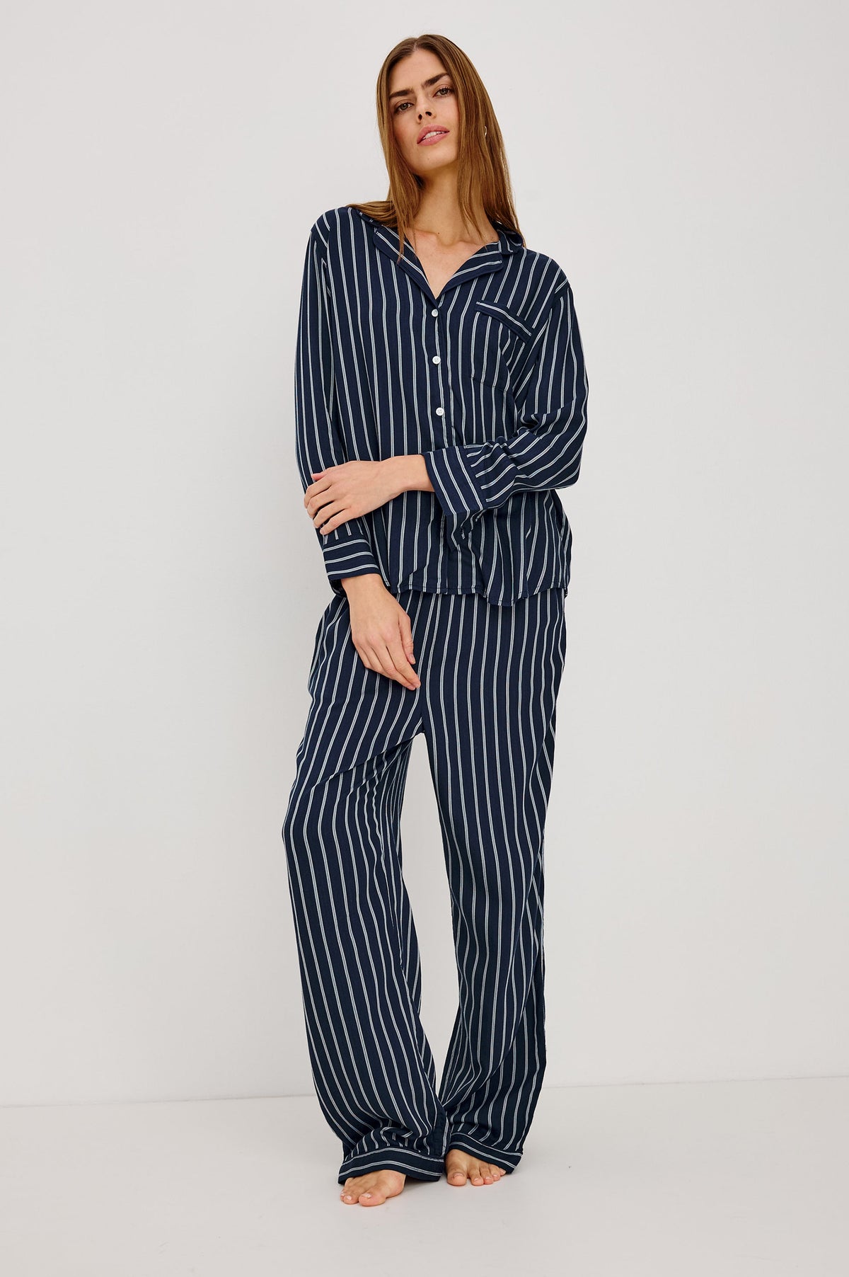Luna | Pijama de camisa y pantalón · Rayas marino y celeste