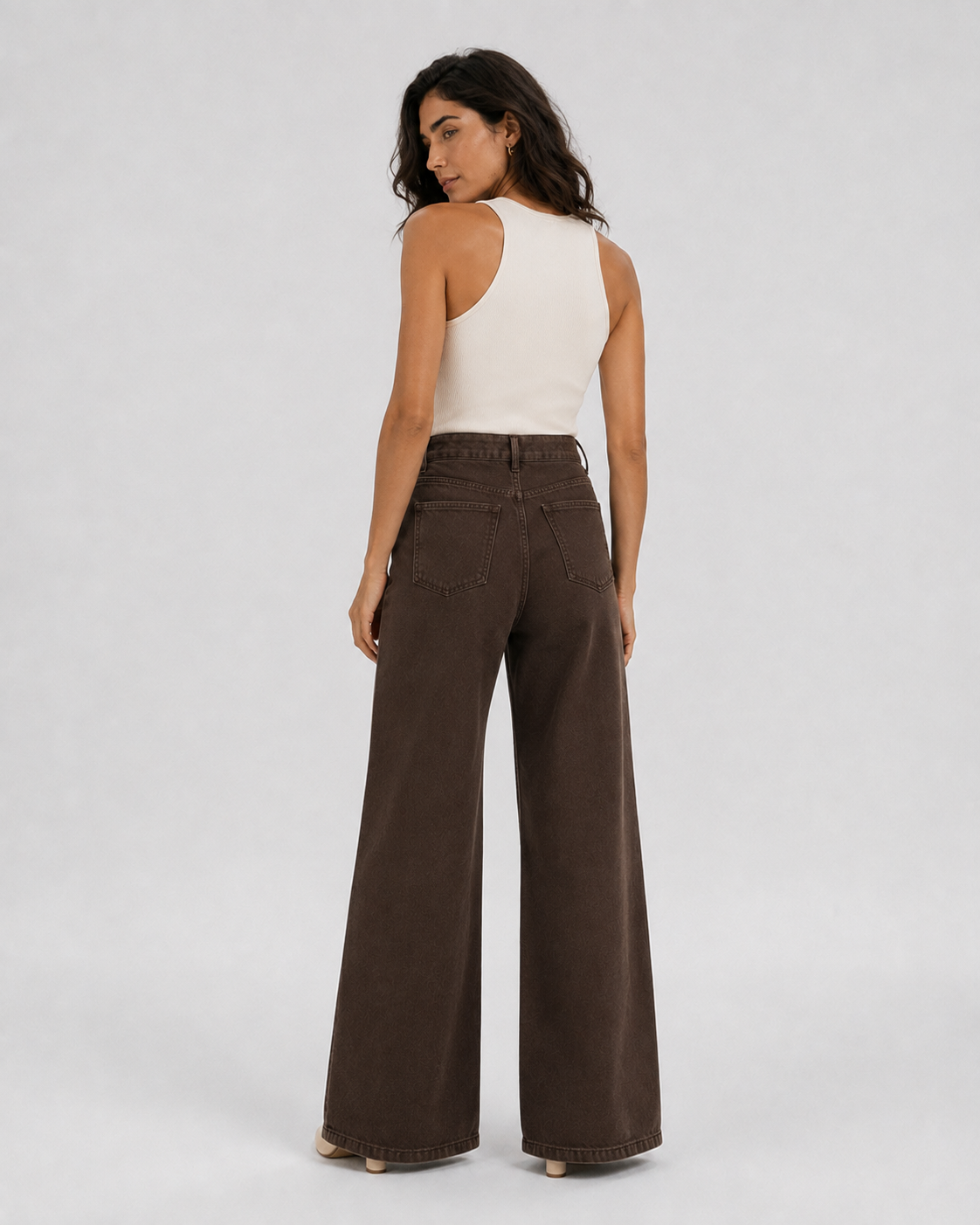 Pantalón Capri Wide Leg en modelo 1 - espalda
