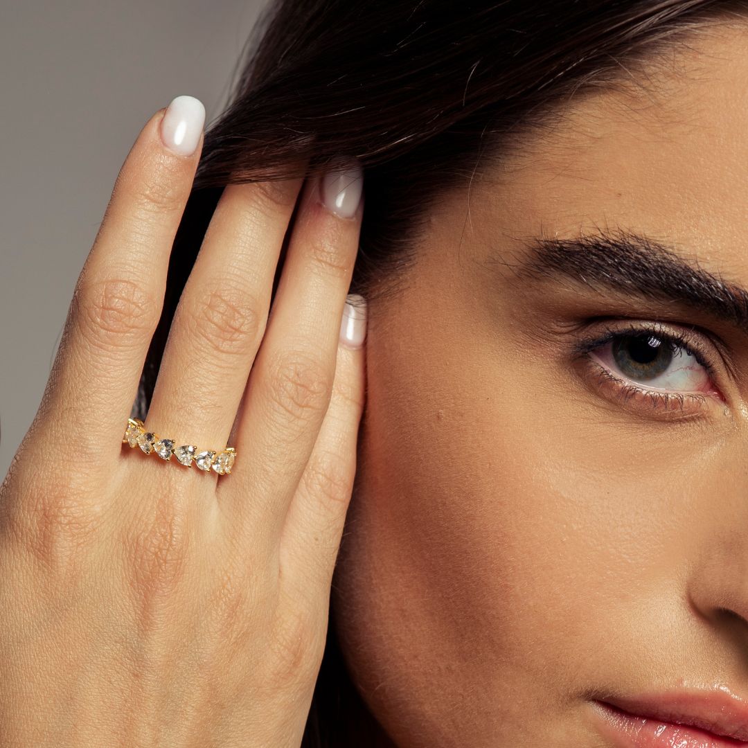 Raquel | Anillo de piedras en forma de corazón