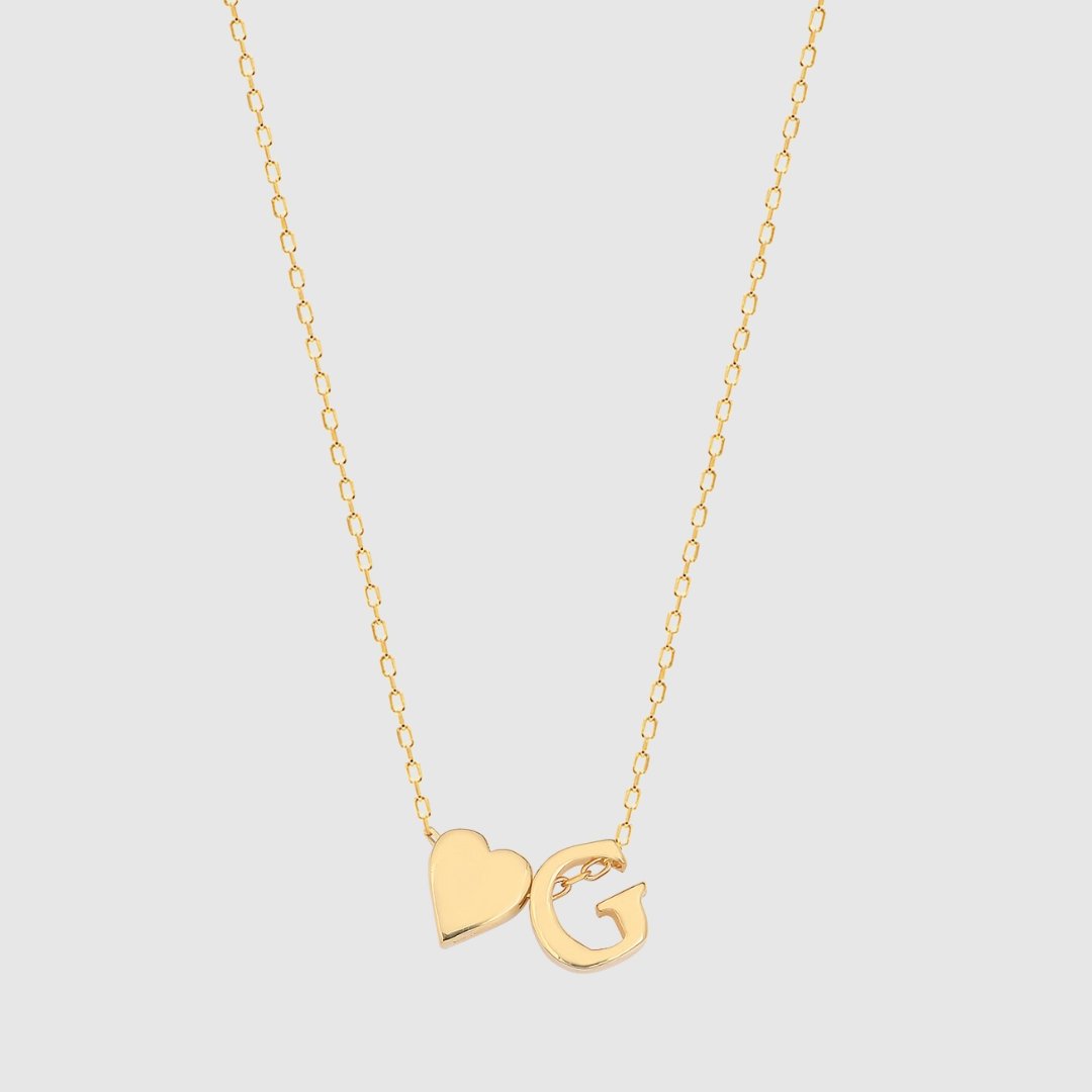 Judith | Collar con corazón liso e inicial
