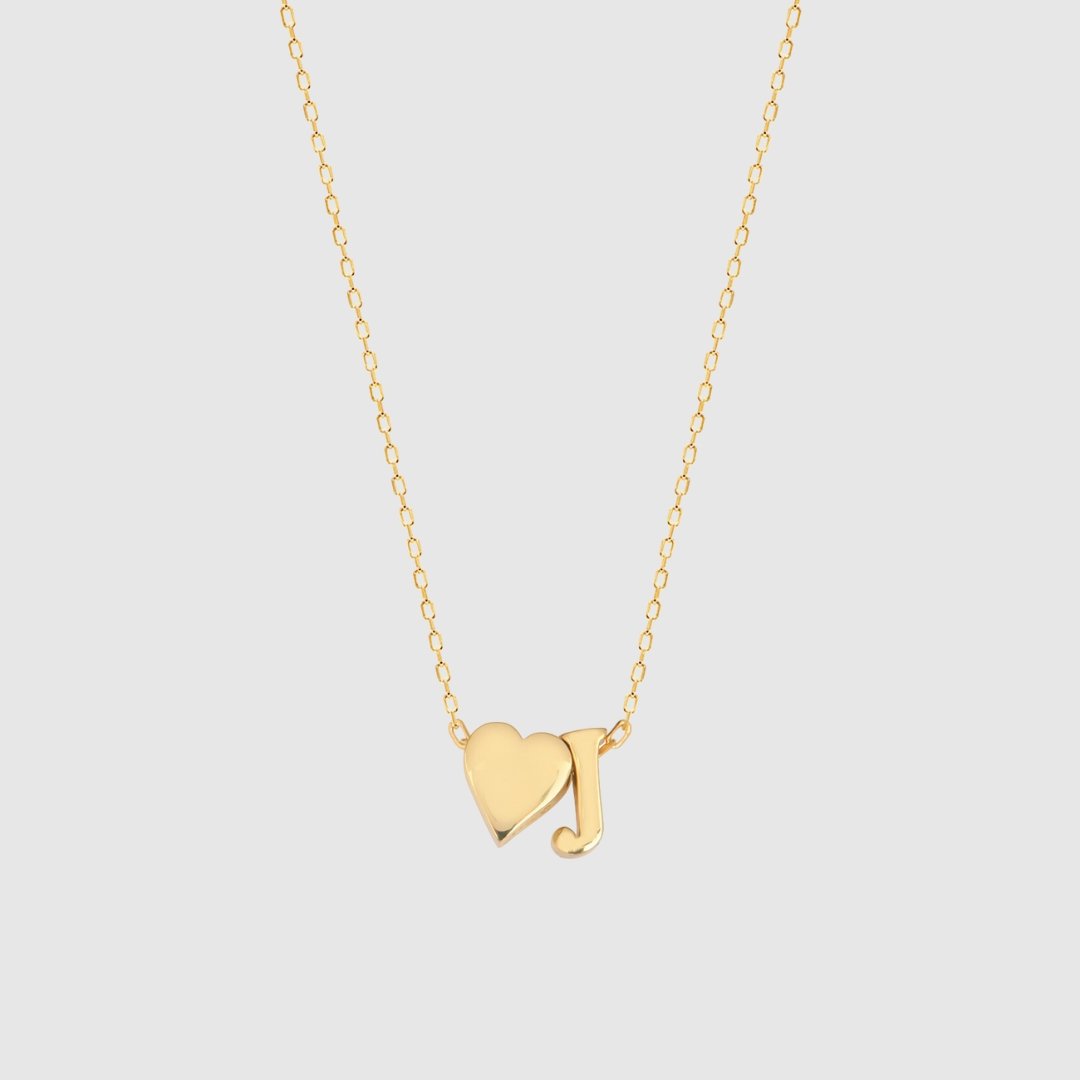 Judith | Collar con corazón liso e inicial