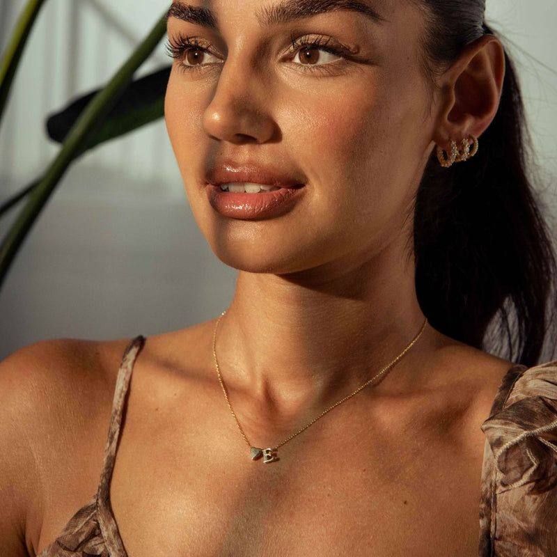 Judith | Collar con corazón liso e inicial