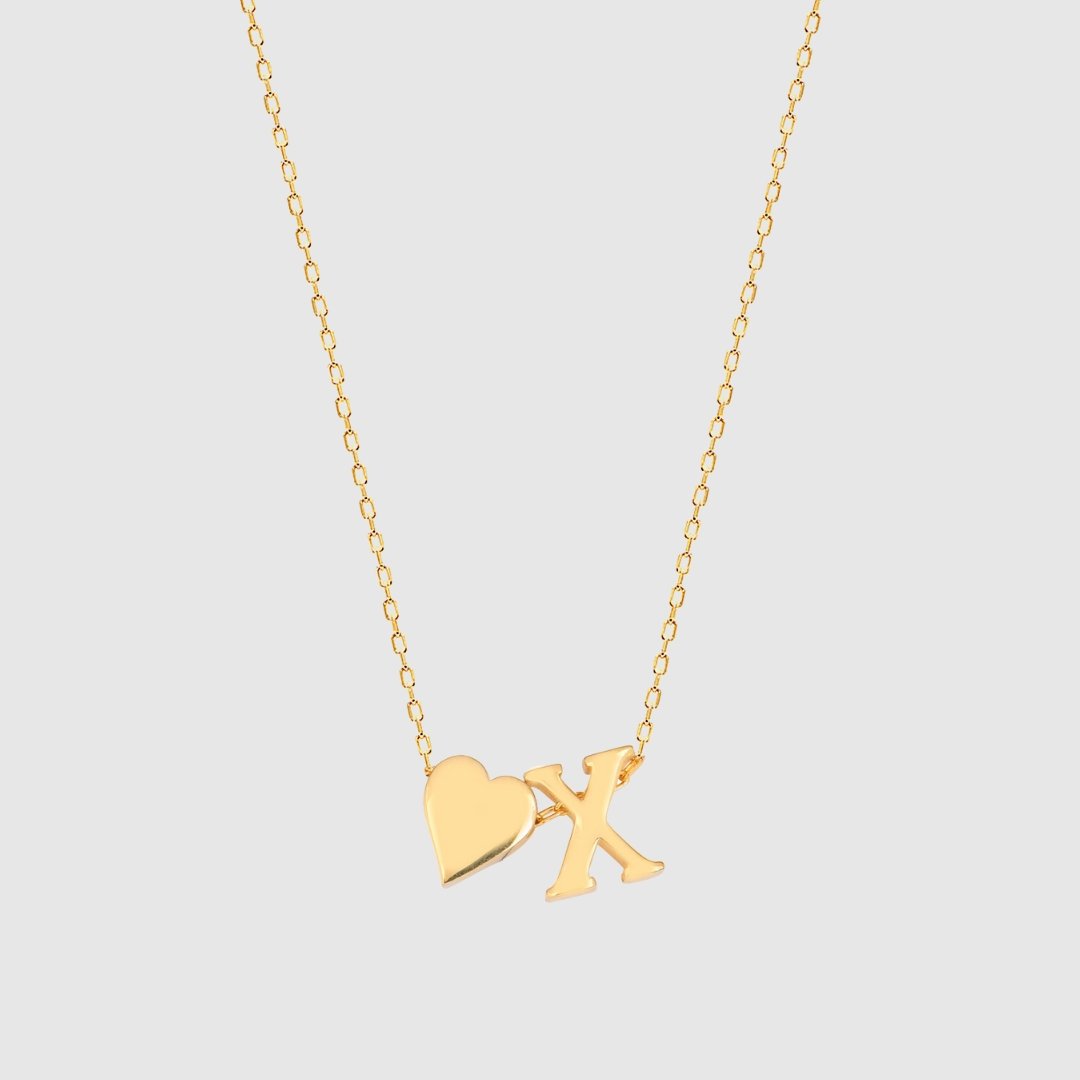 Judith | Collar con corazón liso e inicial