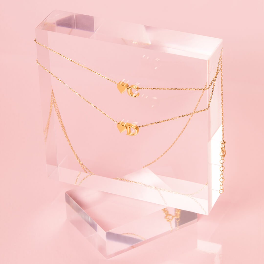 Judith | Collar con corazón liso e inicial