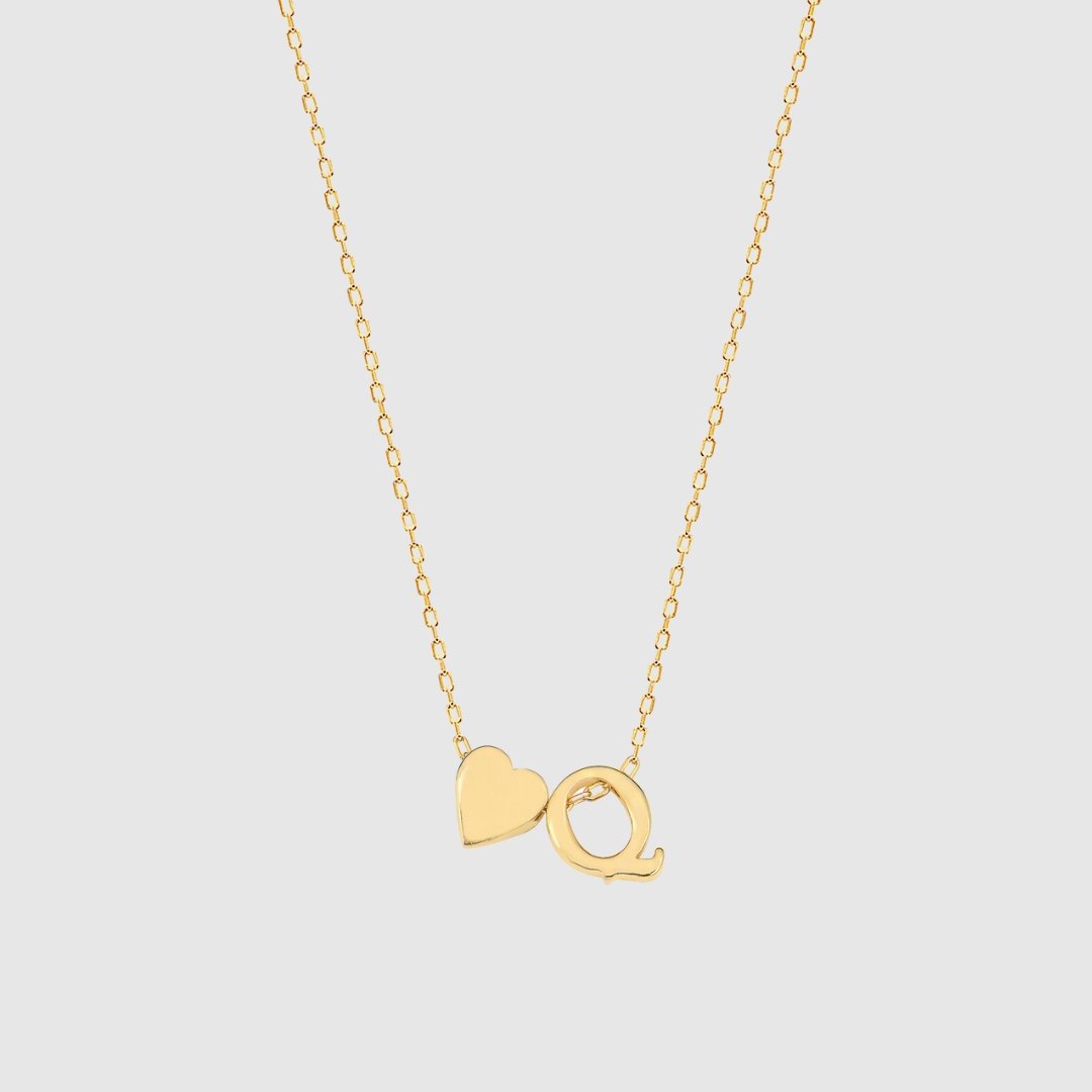 Judith | Collar con corazón liso e inicial