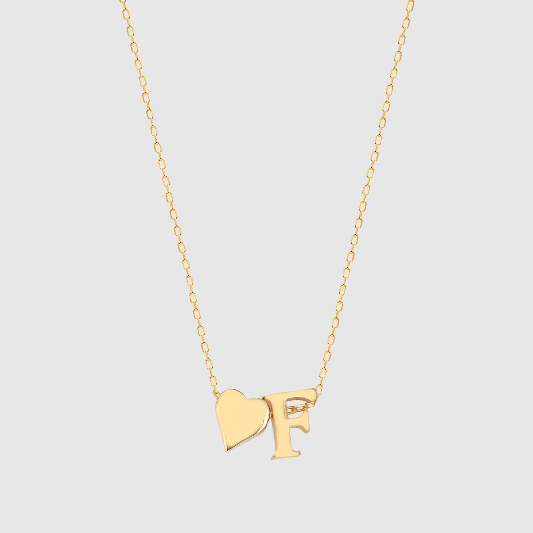 Judith | Collar con corazón liso e inicial
