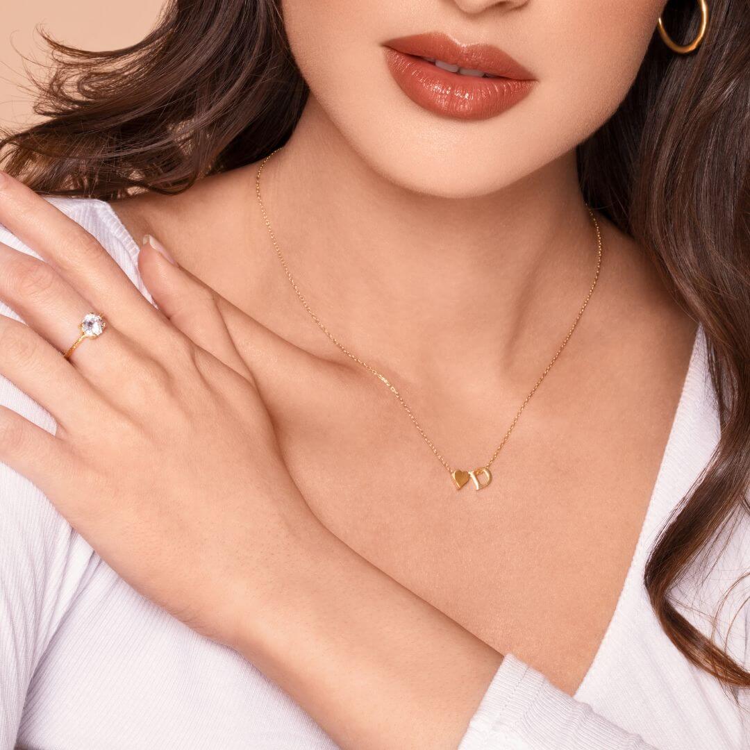 Judith | Collar con corazón liso e inicial