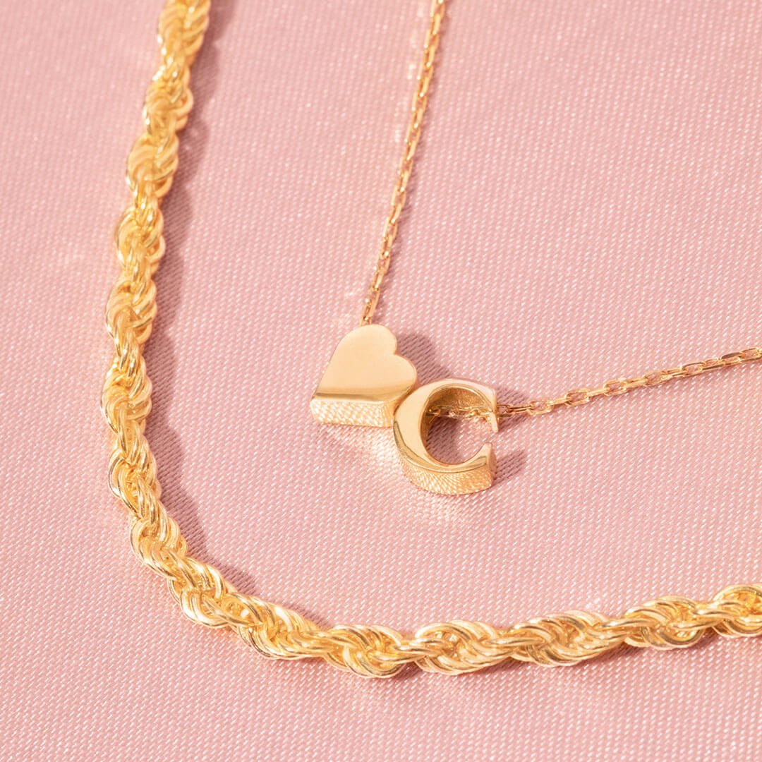 Gisela | Set de dos collares corazón con inicial y candado