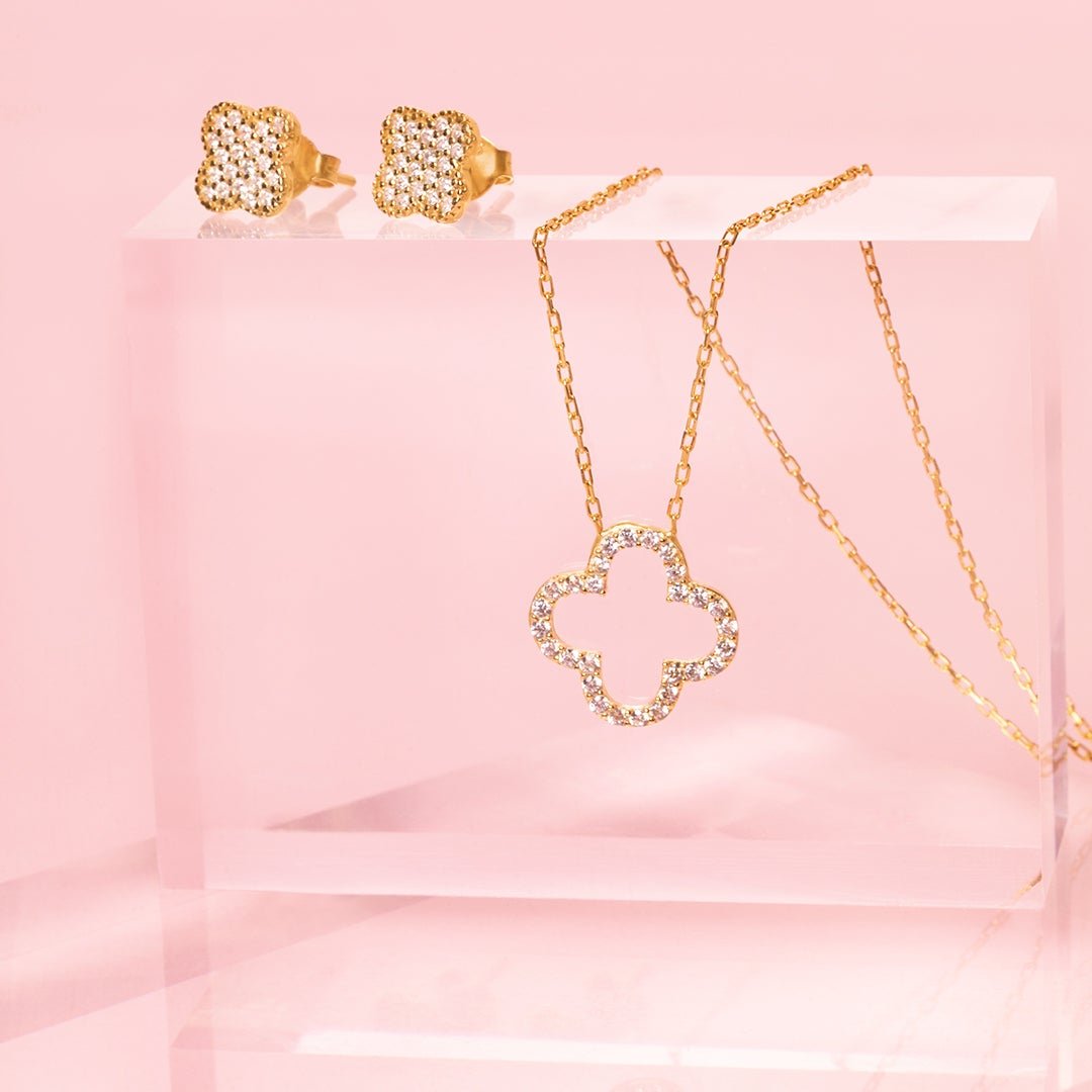 Luz | Collar trébol calado de pedrería
