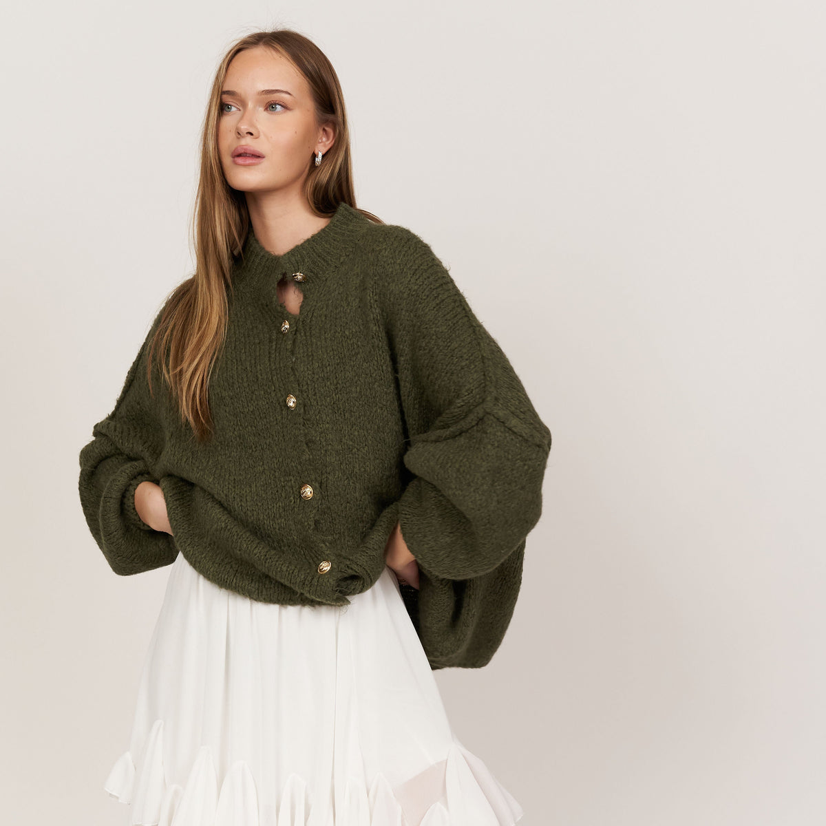 Erika | Cárdigan oversize con botones dorados