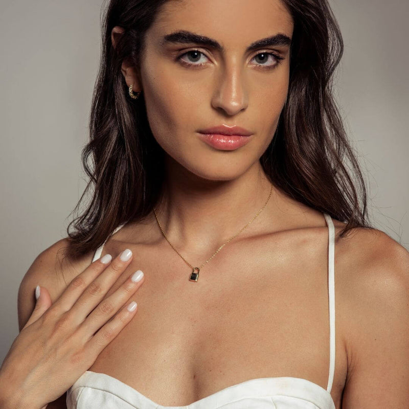 Abigail | Collar con colgante candado