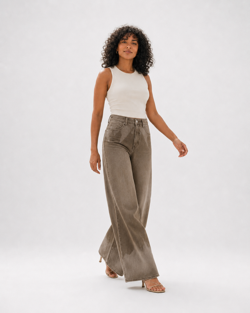 Pantalón Siena Washed en modelo 3 - movimiento