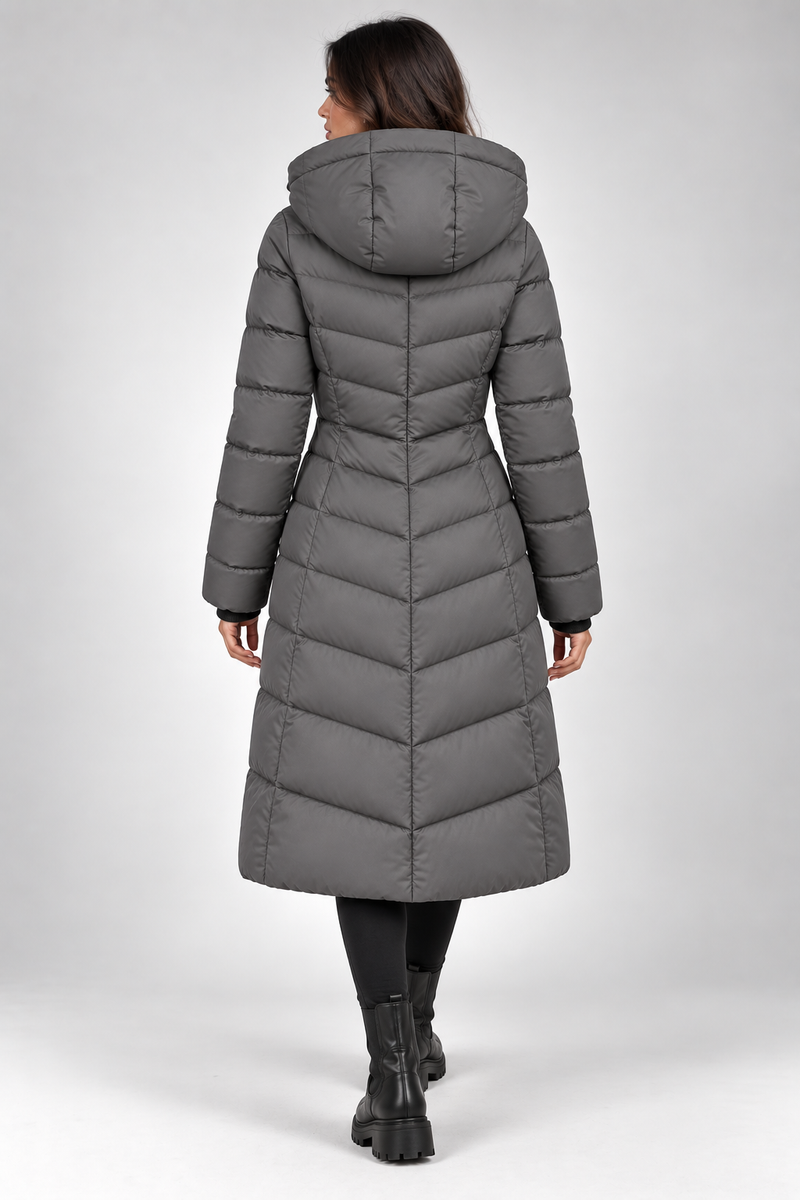 Abrigo Verona Long Puffer gris con modelo, espalda