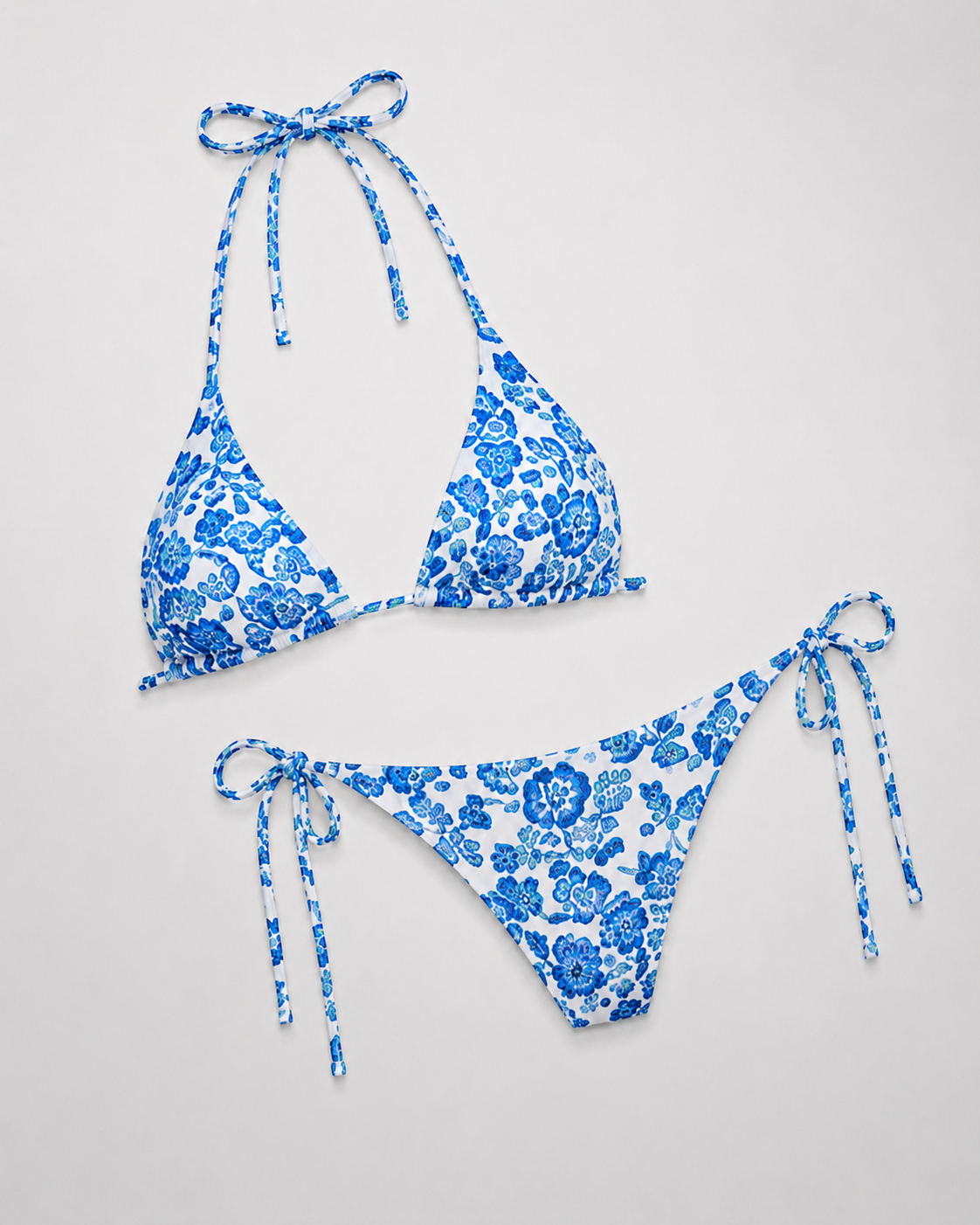 Bikini Cala Azzurra Floral — composición editorial