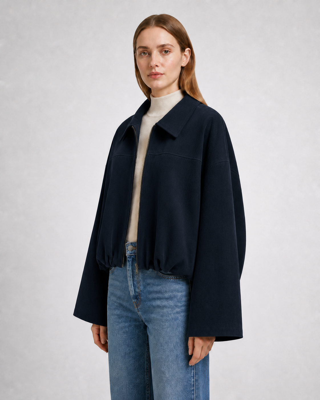Chaqueta Bomber Efecto Ante · azul marino · modelo a 45 grados