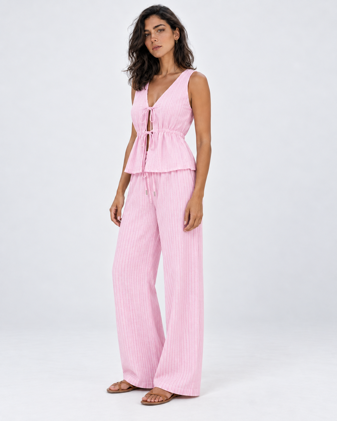 Conjunto Rayas Riviera rosa — modelo en vista 45 grados