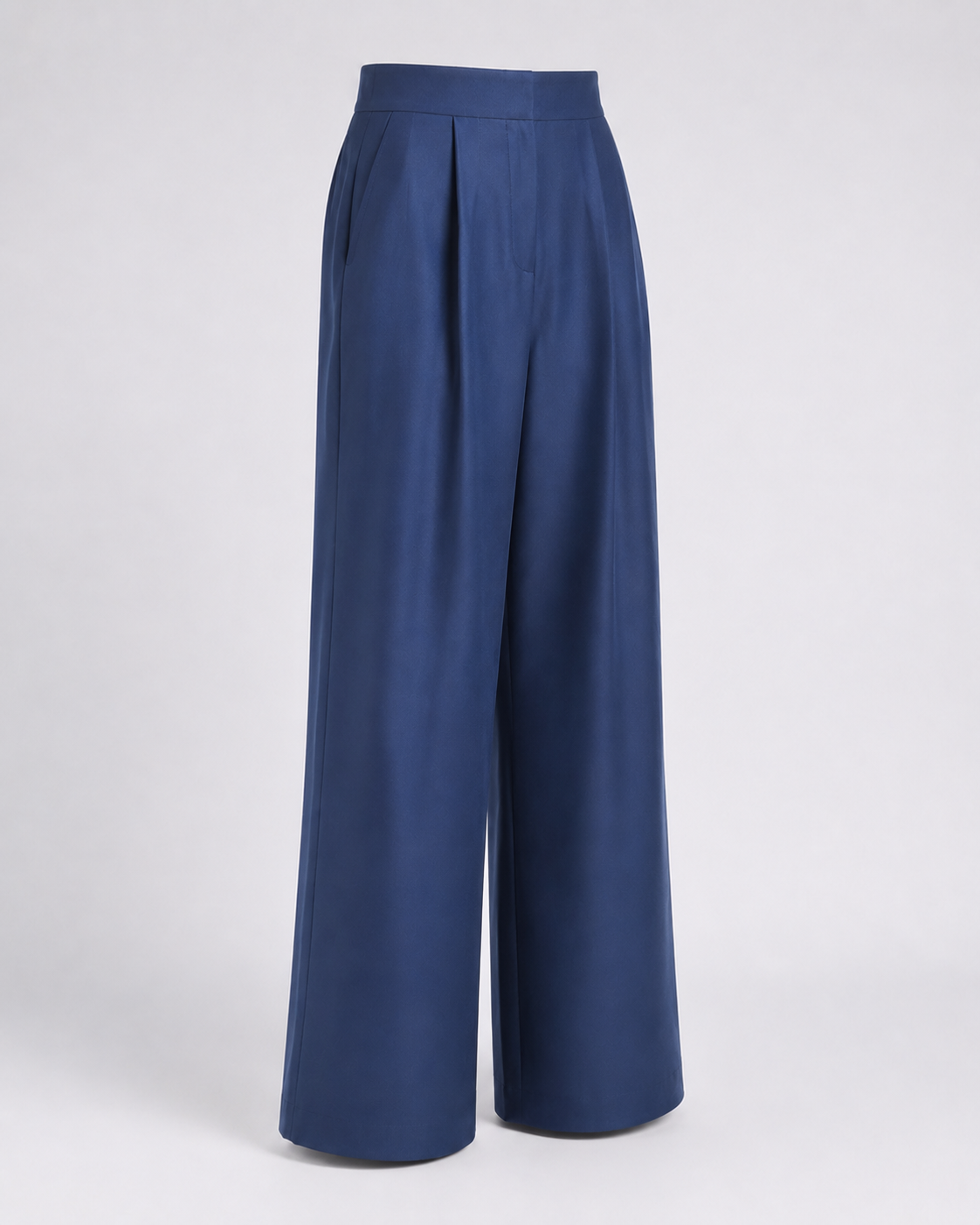 Pantalón amplio de pinzas azul, prenda vista 45 grados