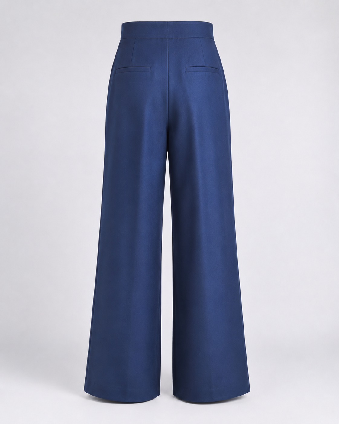 Pantalón amplio de pinzas azul, prenda de espalda