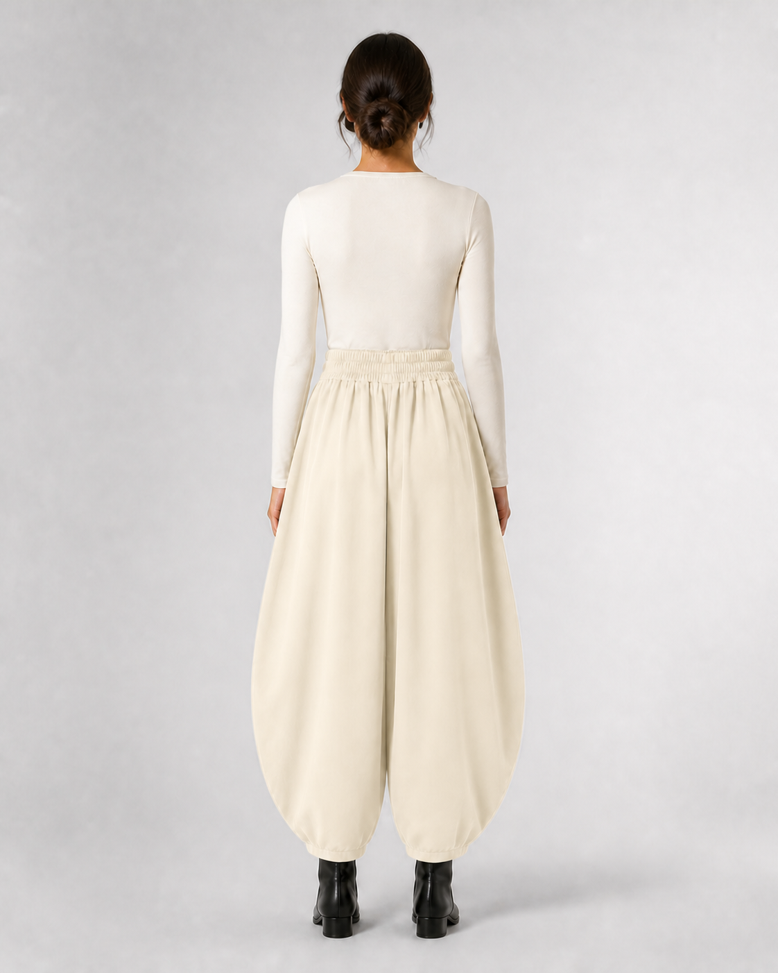 Pantalón Harem de Cintura Elástica · crudo · modelo de espalda