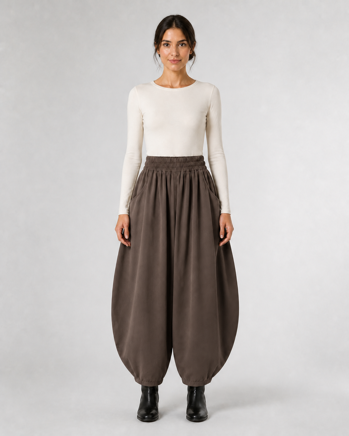 Pantalón Harem de Cintura Elástica · taupe · modelo frontal