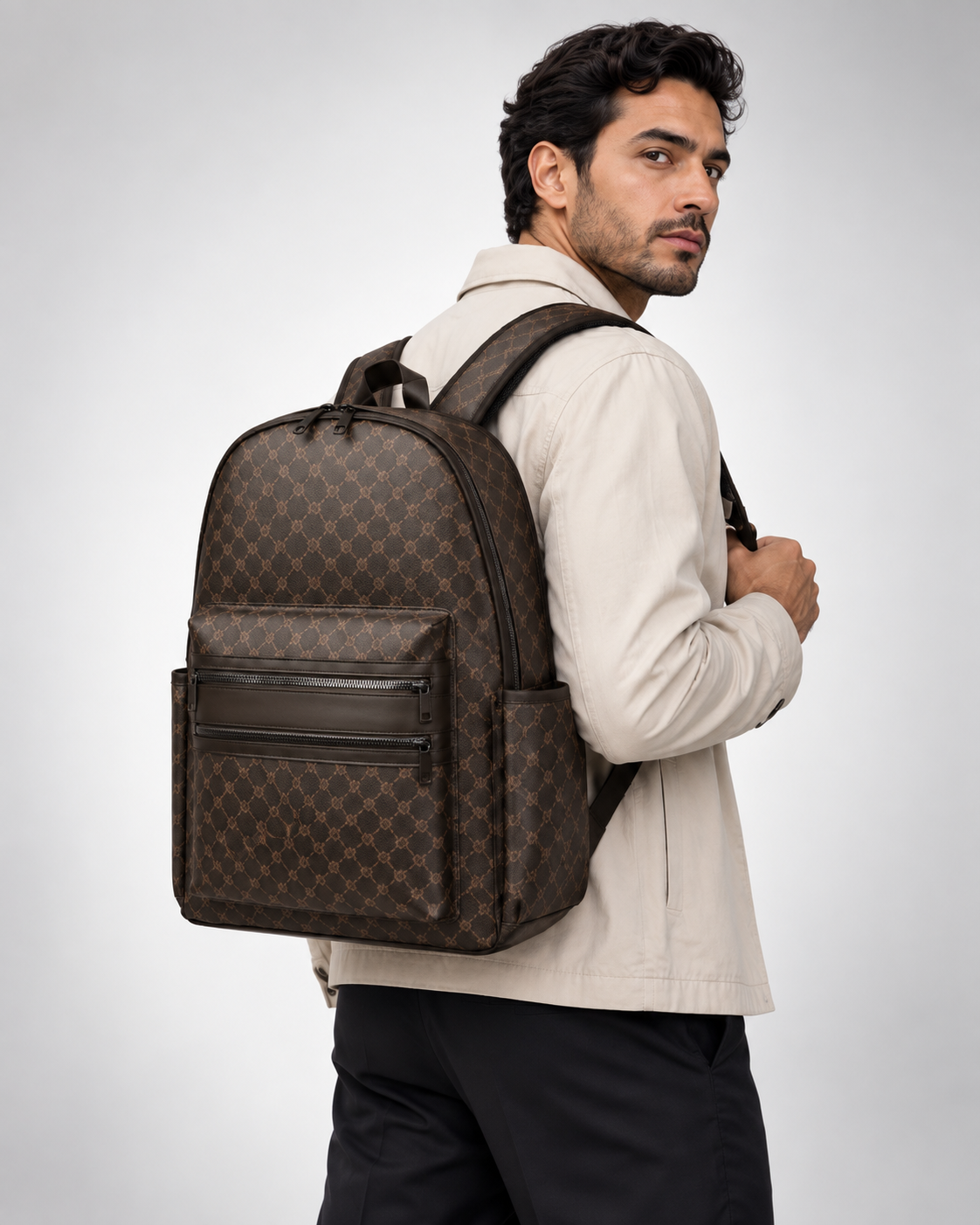 Signature Travel Backpack marrón - modelo con mochila