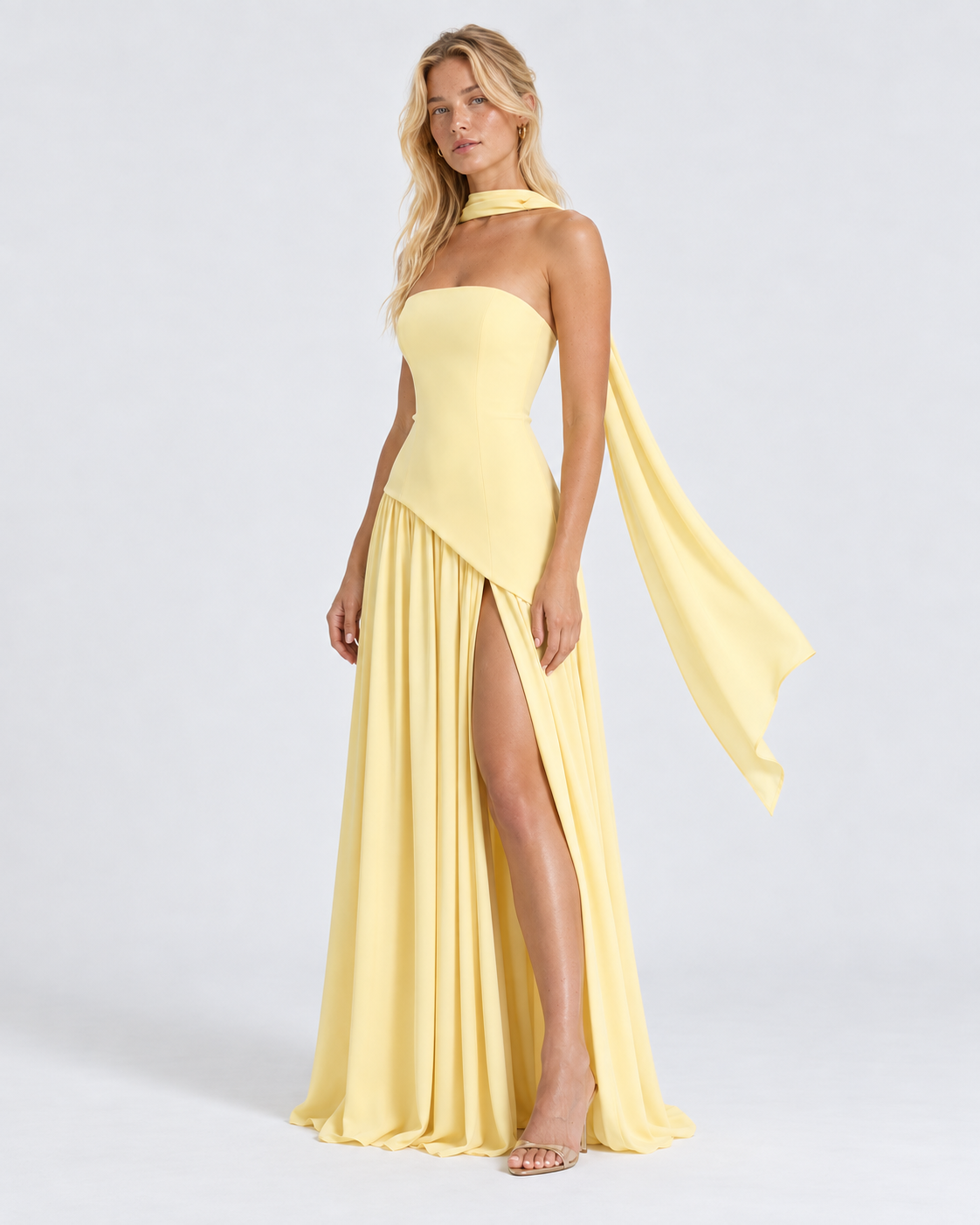 Vestido Siena Drape amarillo pastel — modelo en vista 45 grados